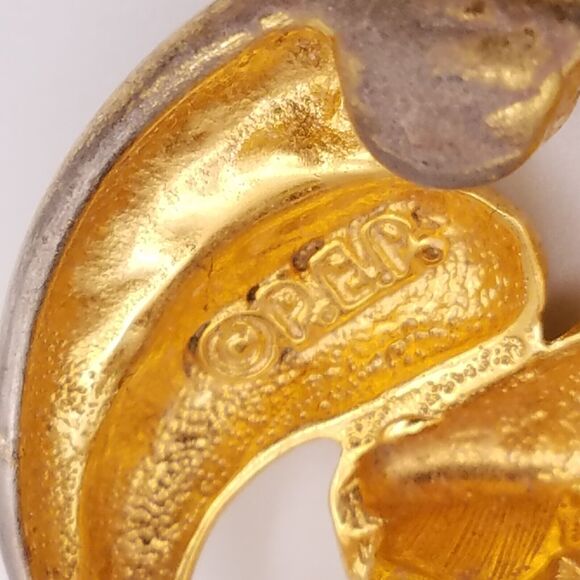 Erwin Pearl Clip On Earrings Gold Tone Oval Scallop Swirl Signed - Picture 5 of 7